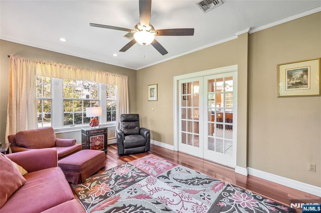 133 N Pleasant Avenue