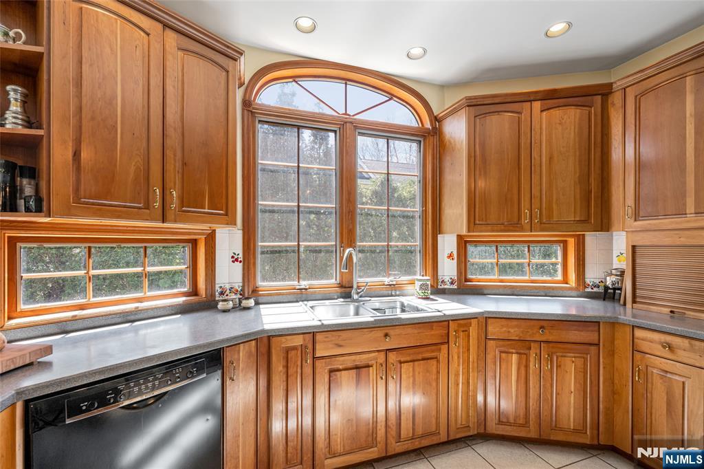 133 N Pleasant Avenue