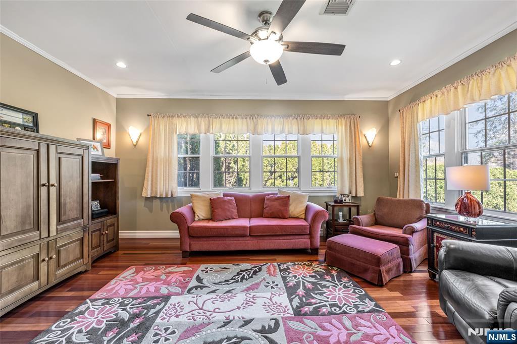 133 N Pleasant Avenue