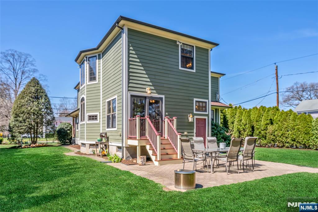 133 N Pleasant Avenue