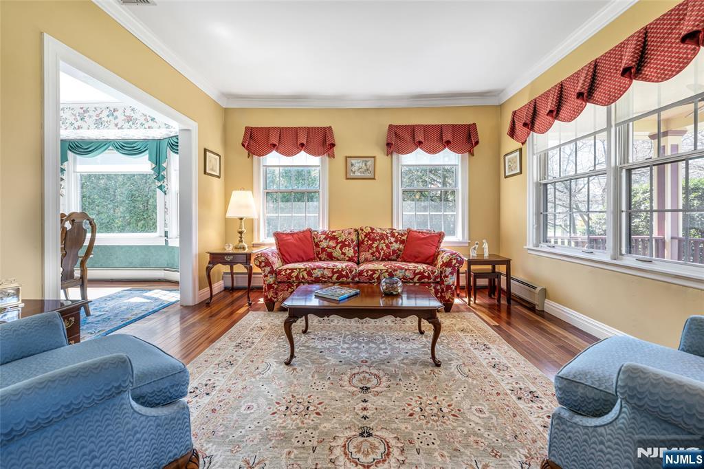 133 N Pleasant Avenue