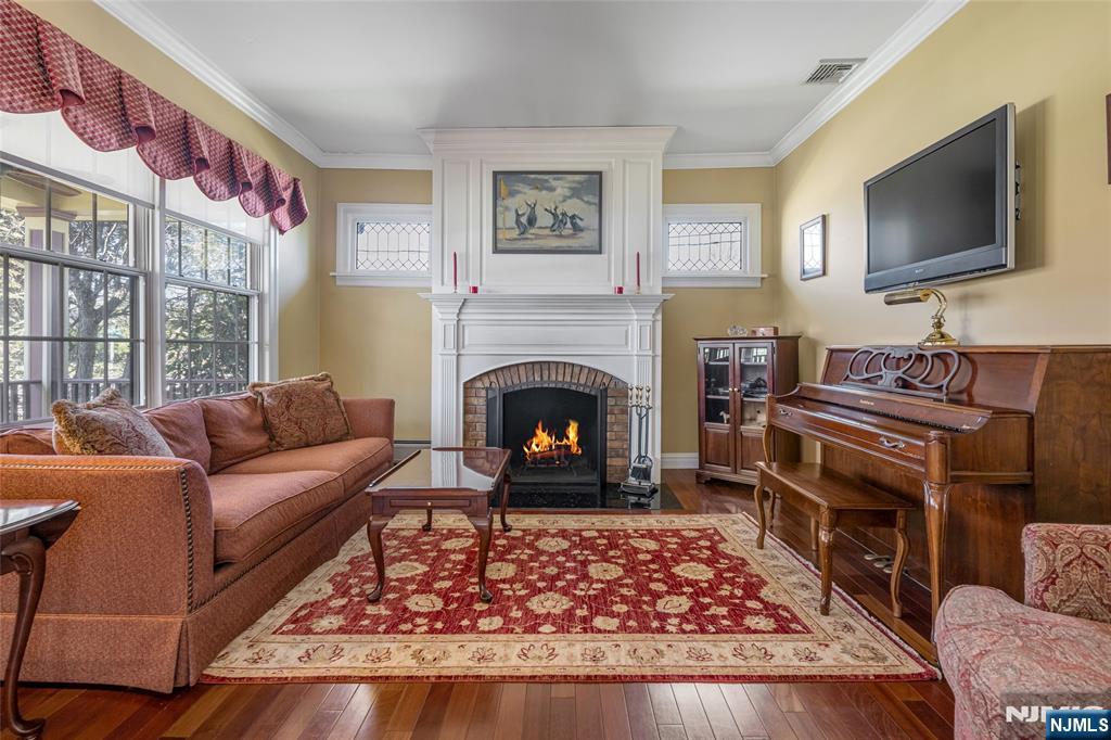 133 N Pleasant Avenue