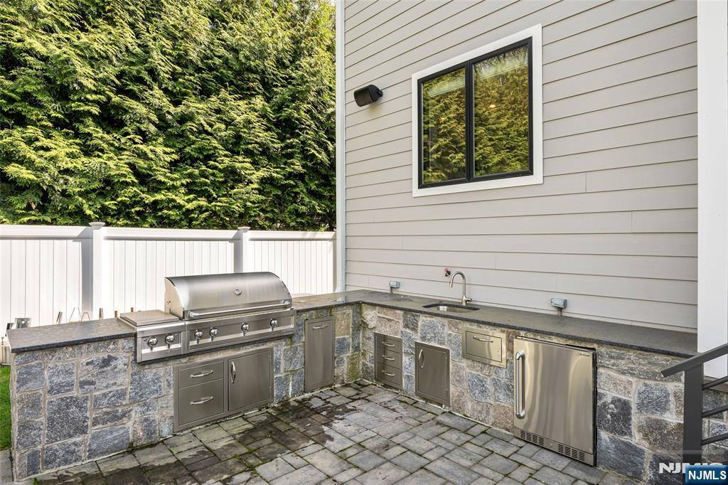 67 Westervelt Place