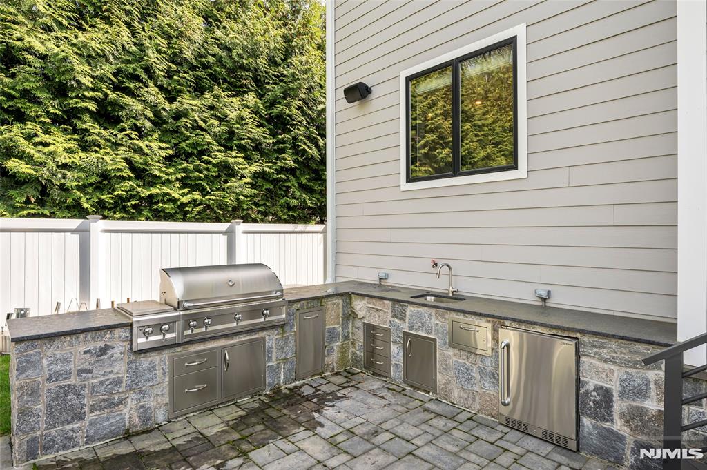 67 Westervelt Place