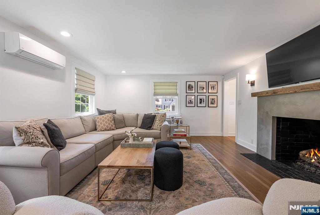 979 Salem Lane