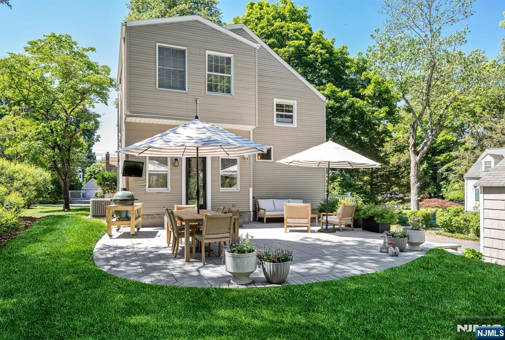 979 Salem Lane