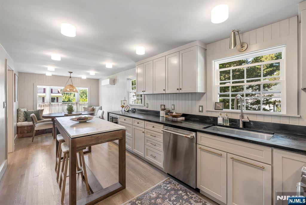 979 Salem Lane