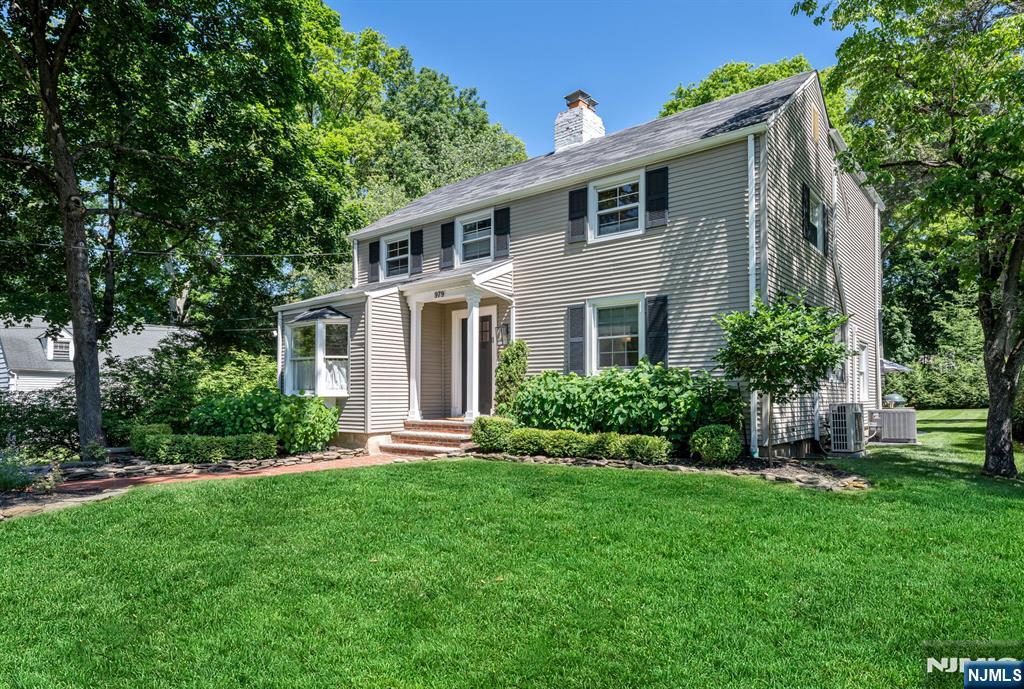 979 Salem Lane