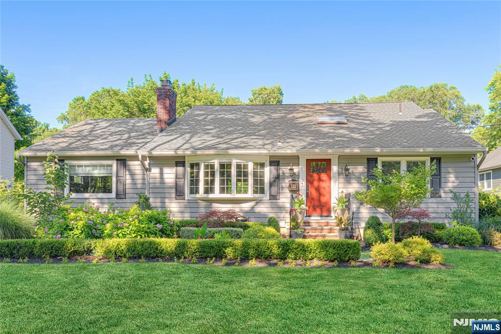 131 Highwood Avenue