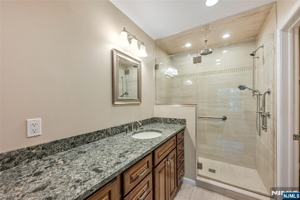 2 Ridgeview Terrace