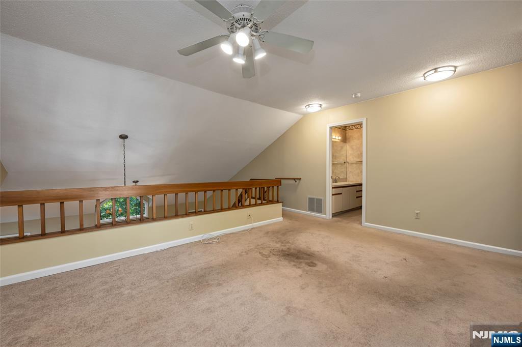 2 Ridgeview Terrace