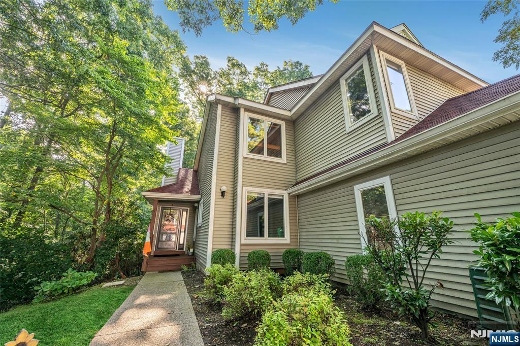 2 Ridgeview Terrace