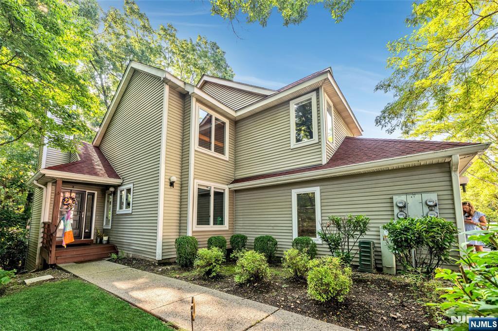 2 Ridgeview Terrace
