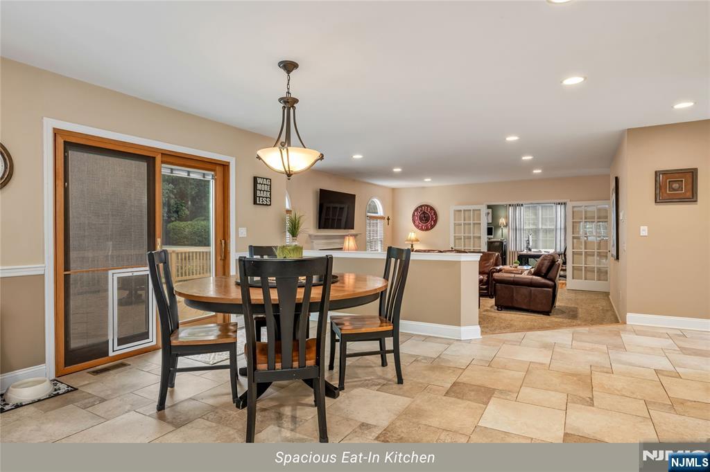 4 Moccasin Court