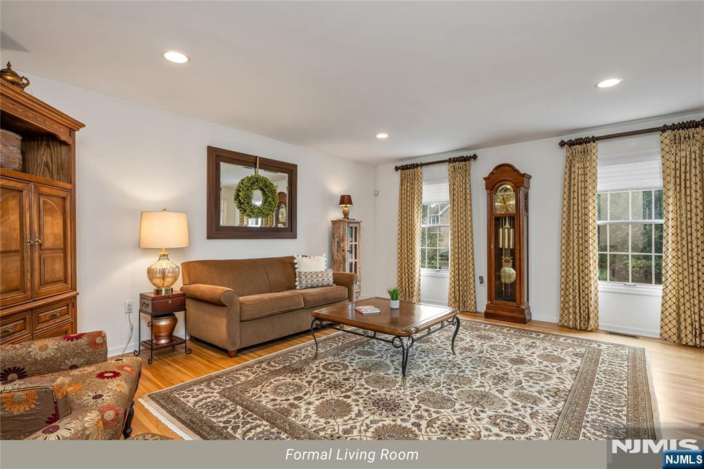 4 Moccasin Court