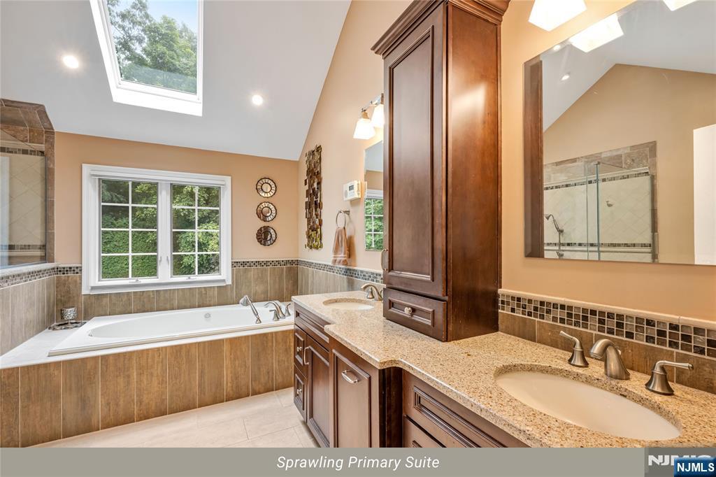 4 Moccasin Court