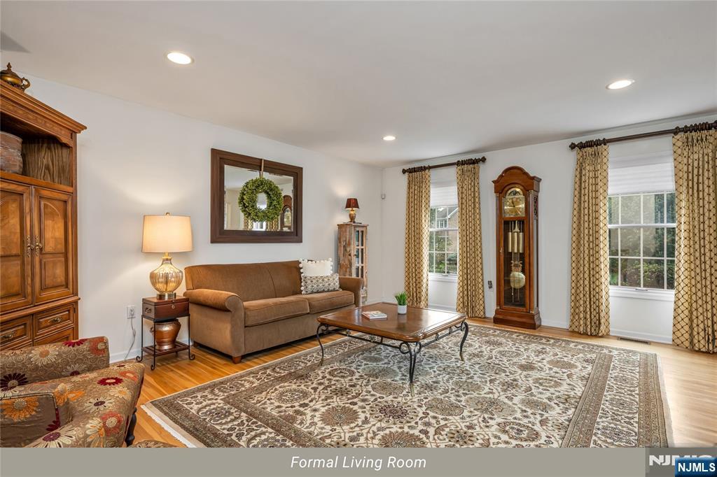 4 Moccasin Court