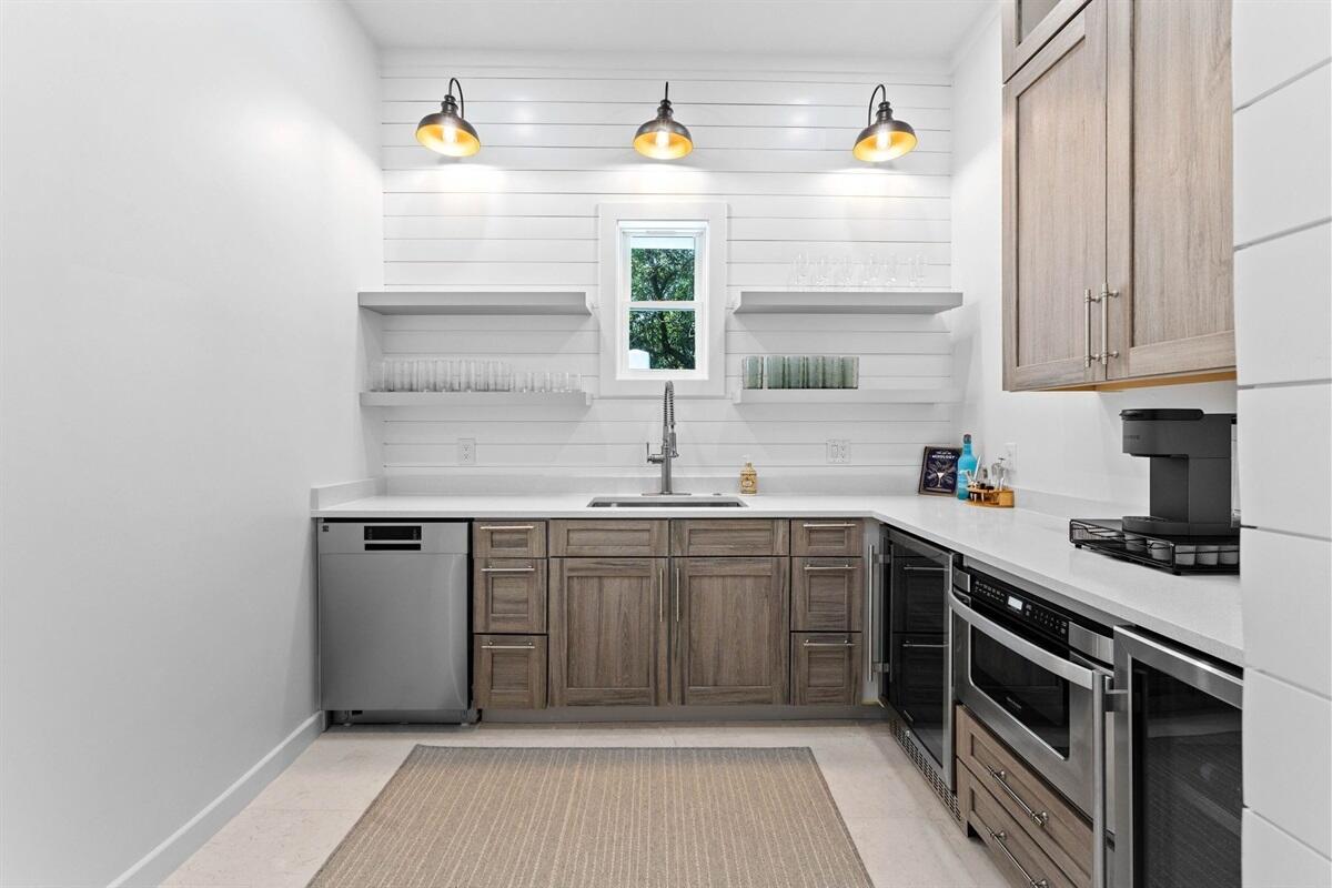 3434 E County Hwy 30A