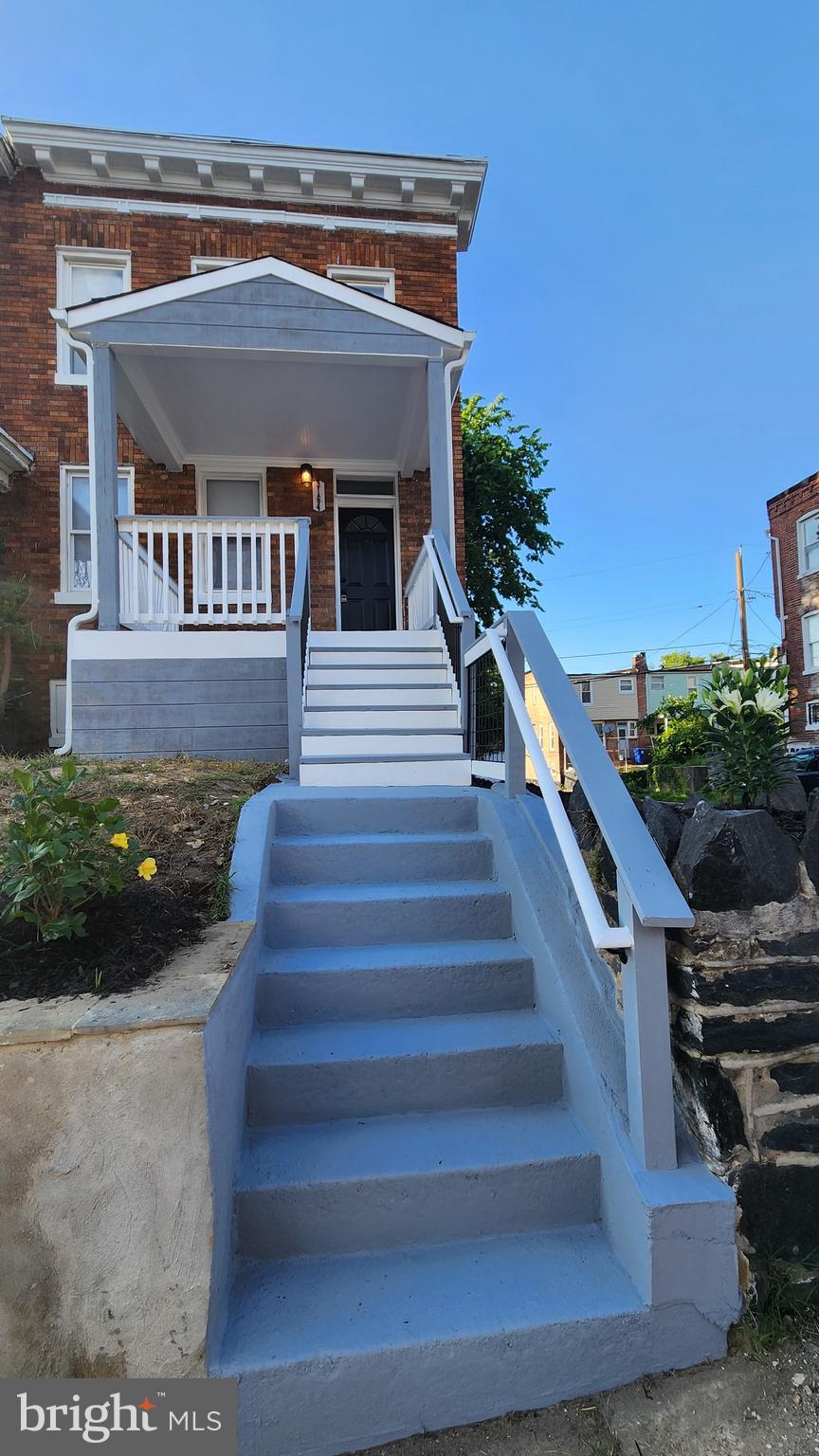 3164 LYNDALE AVENUE