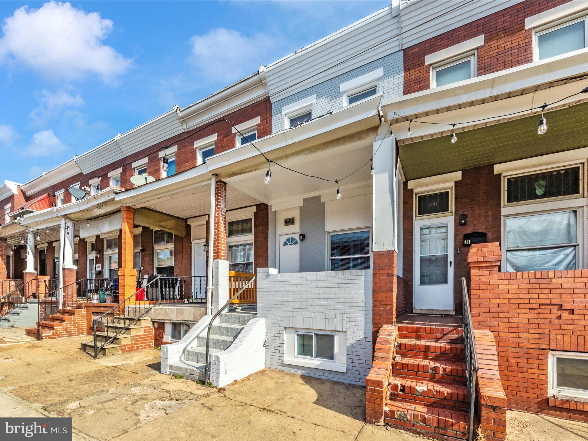 443 ROBINSON STREET N