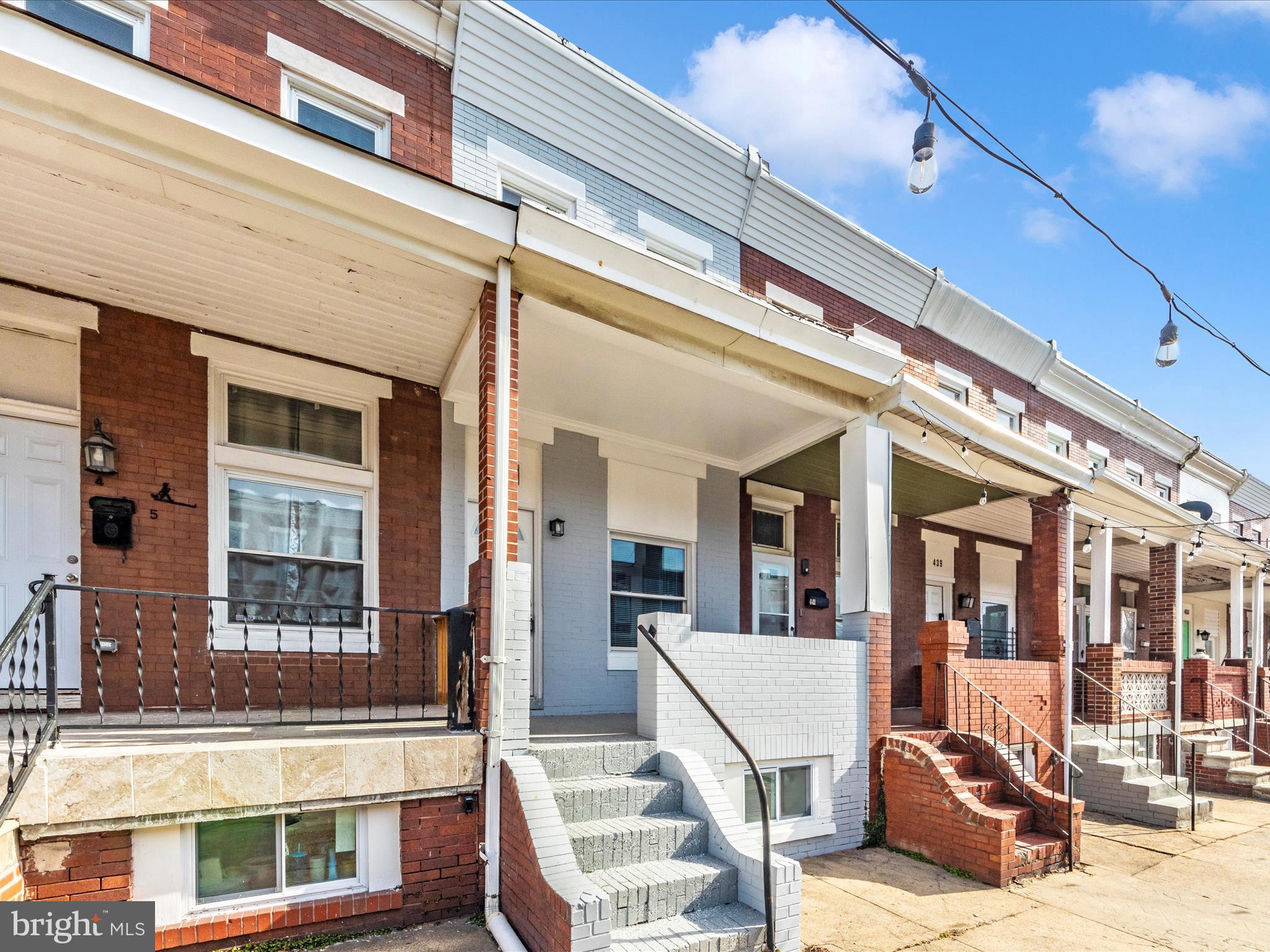 443 ROBINSON STREET N
