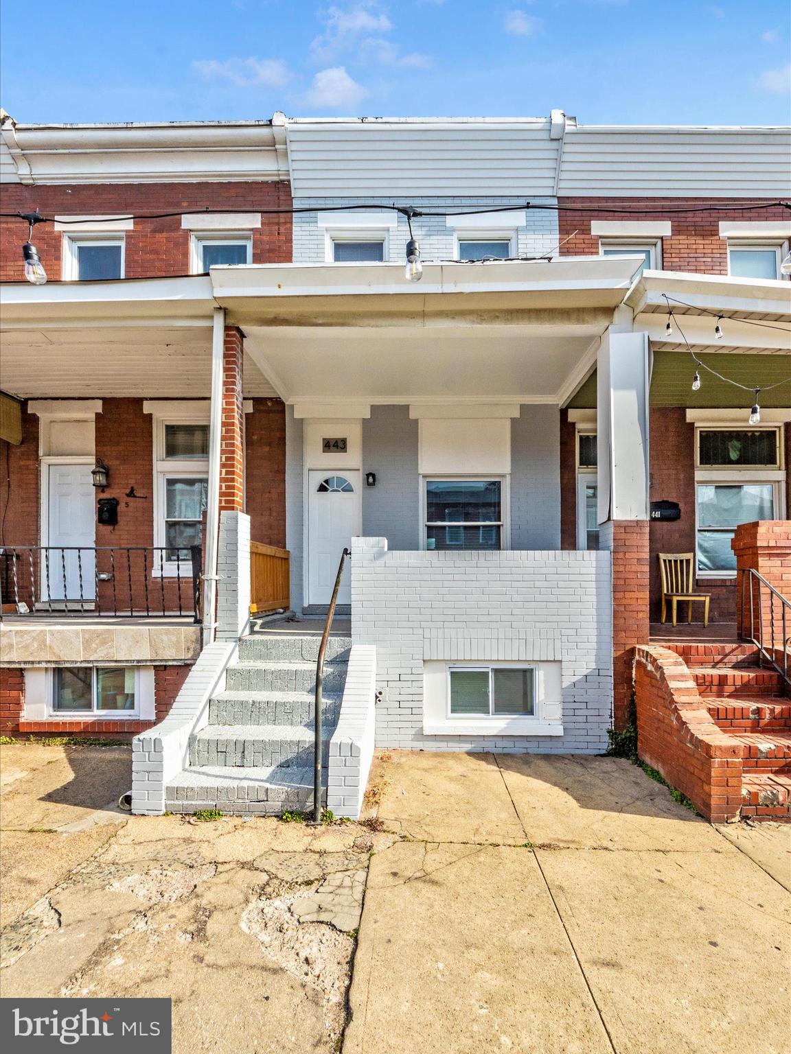 443 ROBINSON STREET N