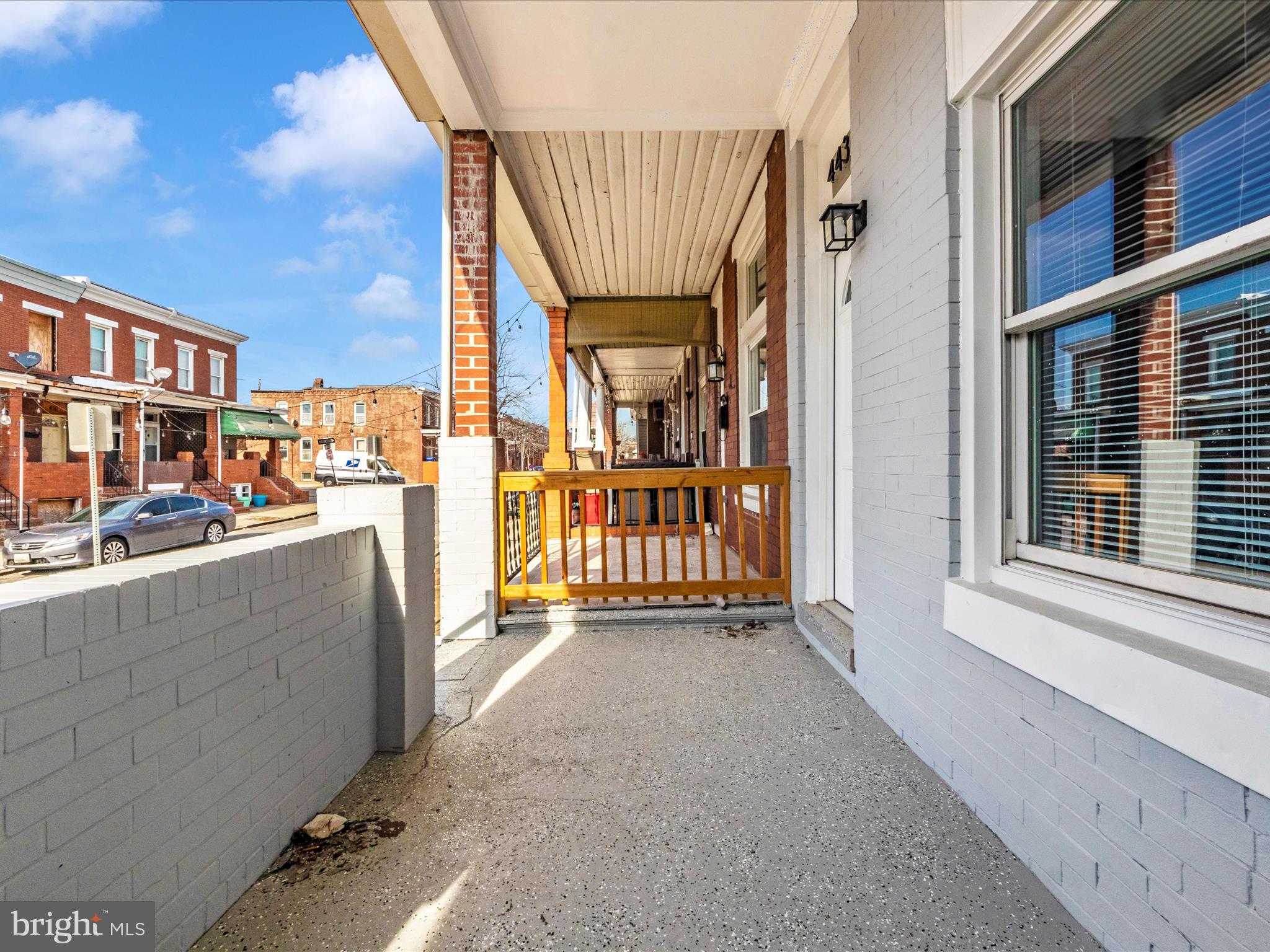 443 ROBINSON STREET N