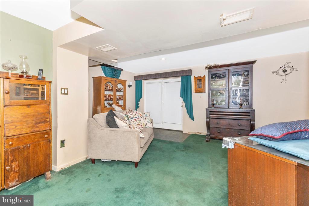 1111 CUMMINGS AVENUE