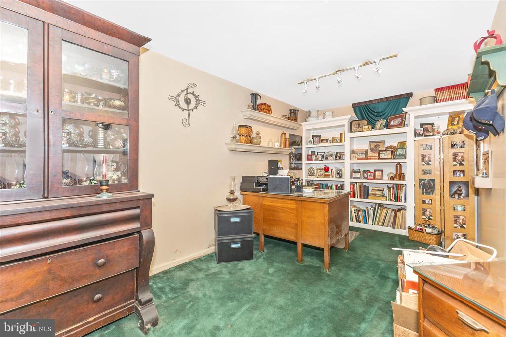 1111 CUMMINGS AVENUE