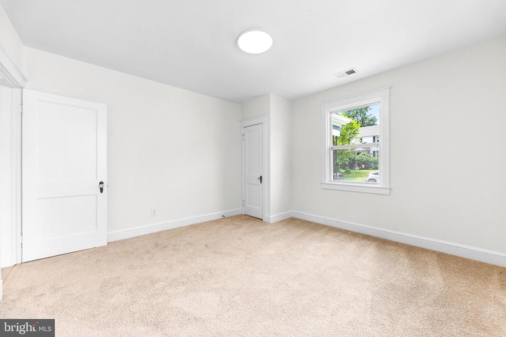 5559 ASHBOURNE ROAD