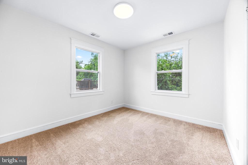 5559 ASHBOURNE ROAD