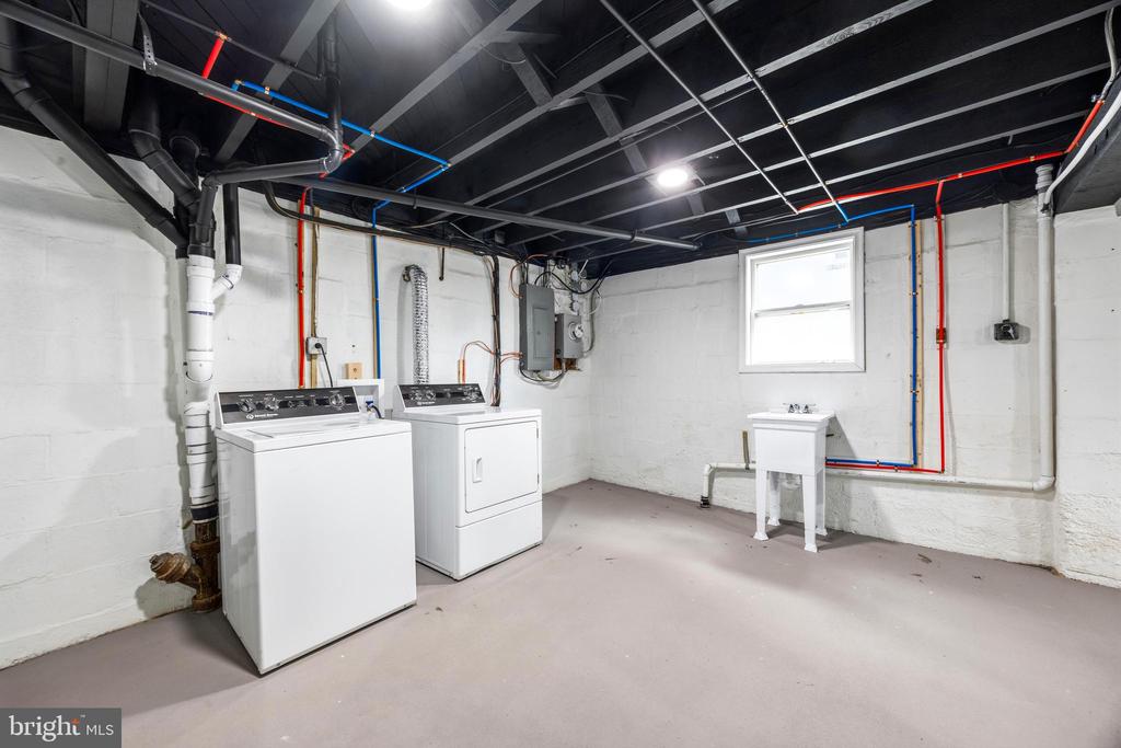 5559 ASHBOURNE ROAD