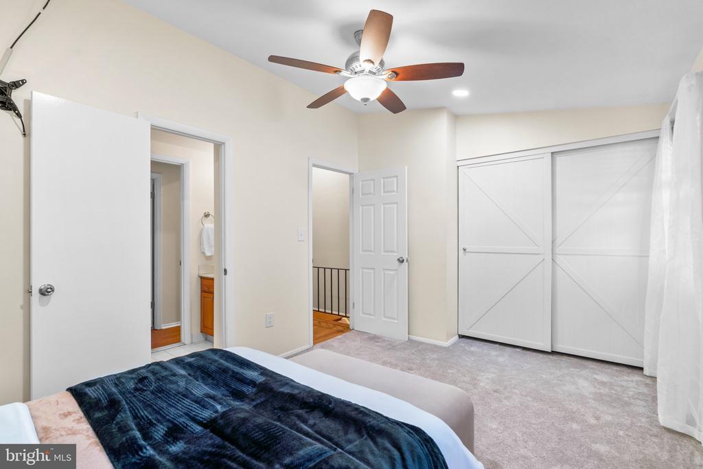 5469 HILDEBRAND COURT