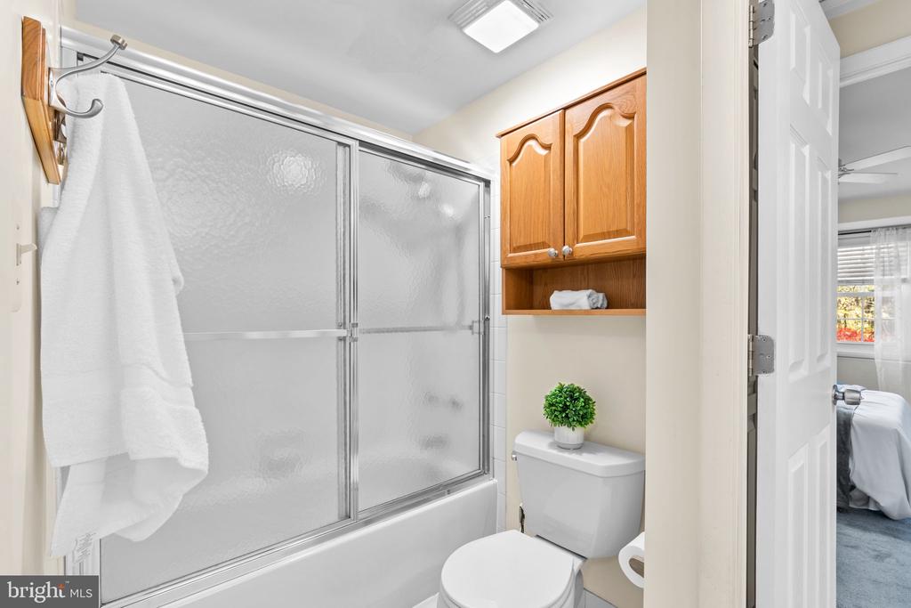 5469 HILDEBRAND COURT