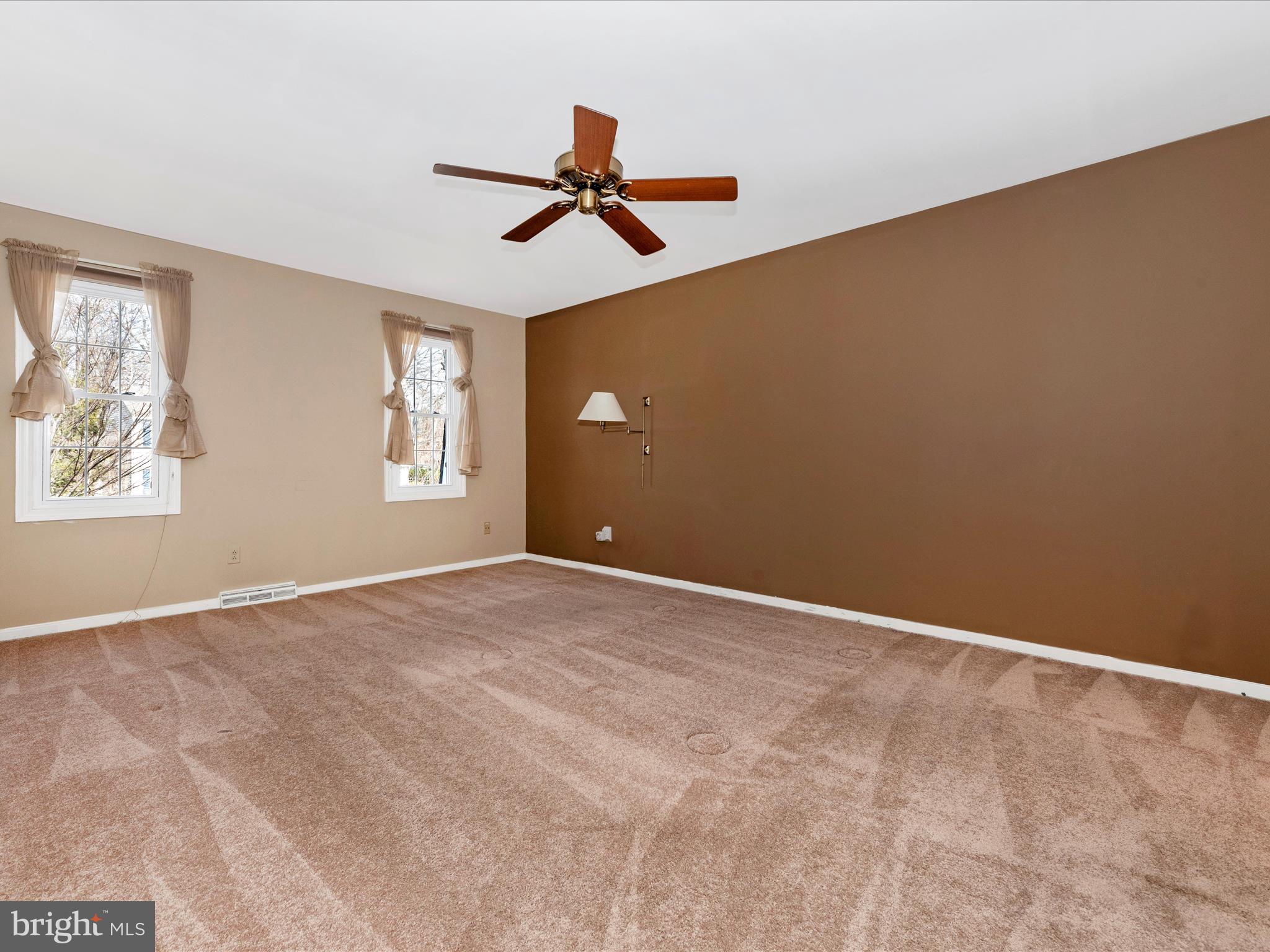 6160 CAMELBACK LANE