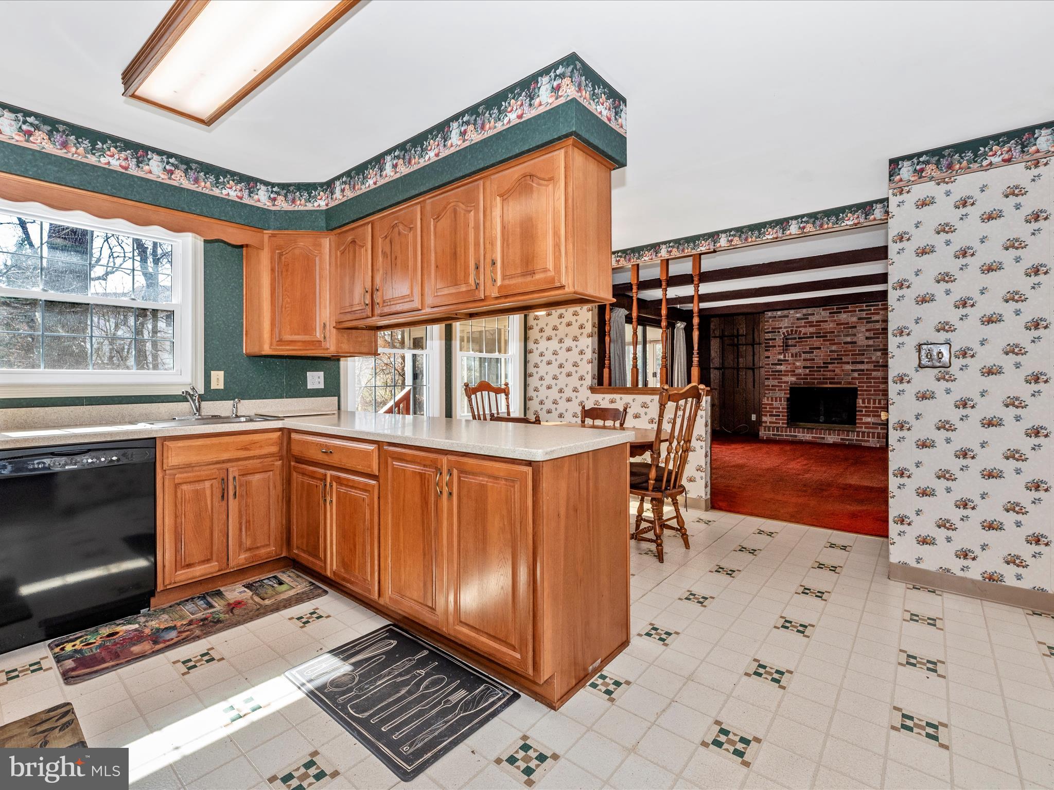 6160 CAMELBACK LANE