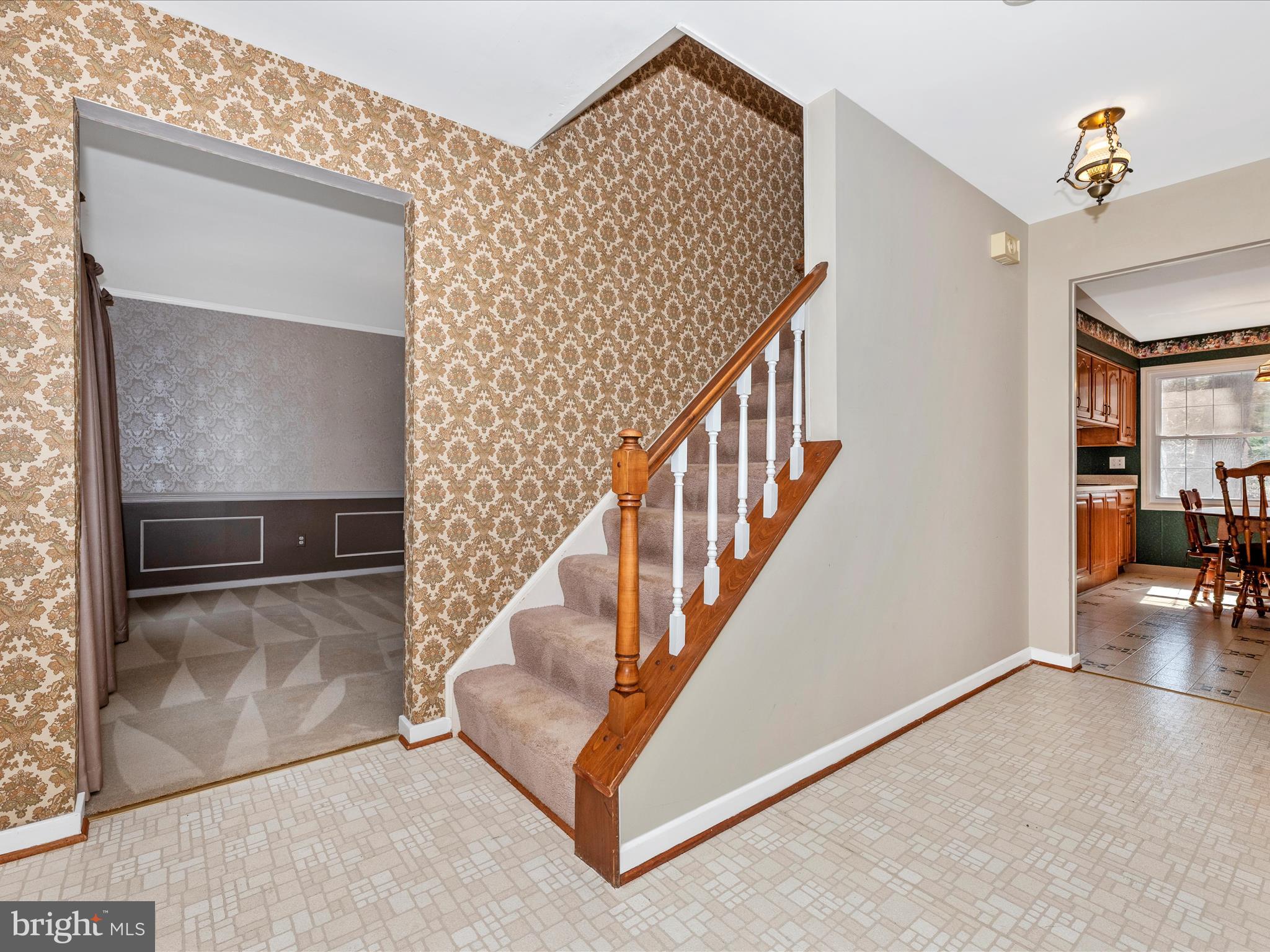 6160 CAMELBACK LANE