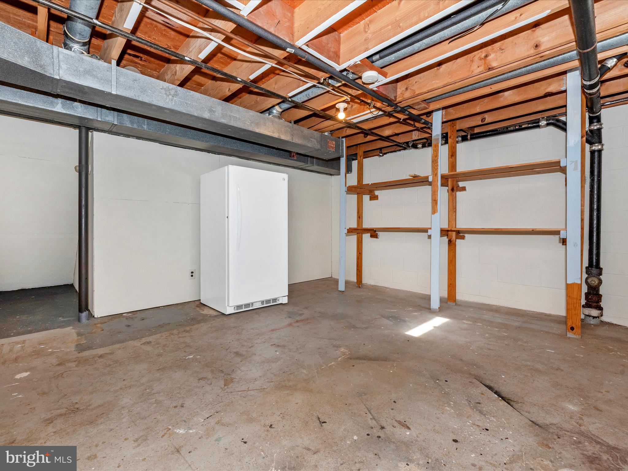 6160 CAMELBACK LANE