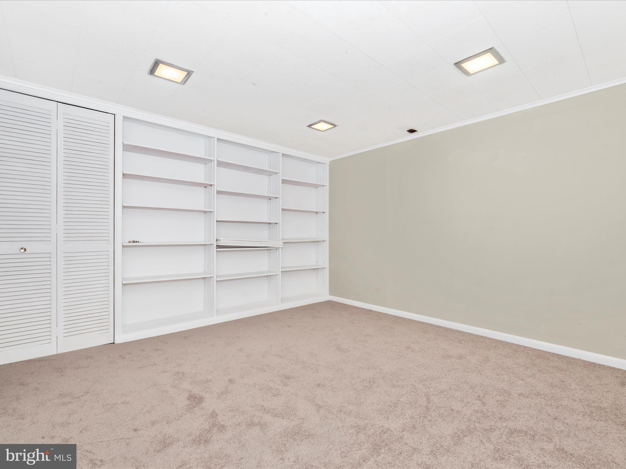 6160 CAMELBACK LANE