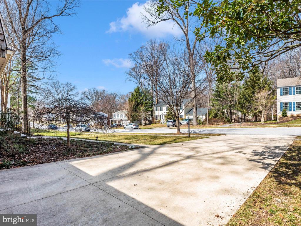 6160 CAMELBACK LANE