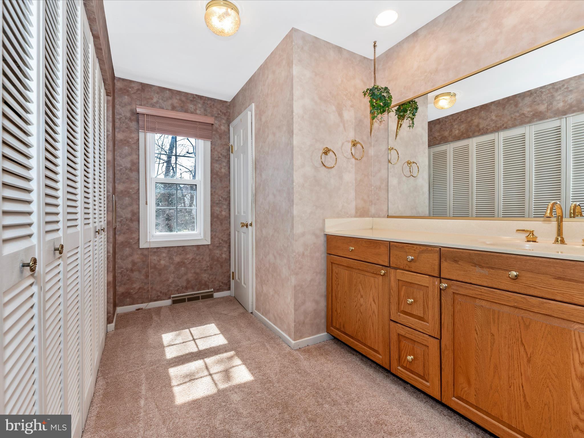6160 CAMELBACK LANE