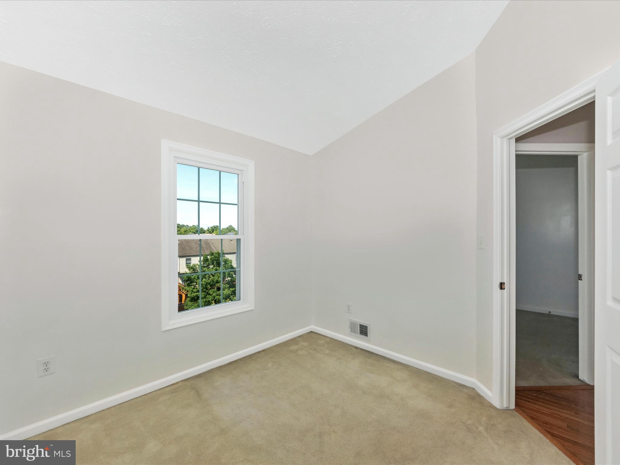 7904 BRIGHTMEADOW COURT