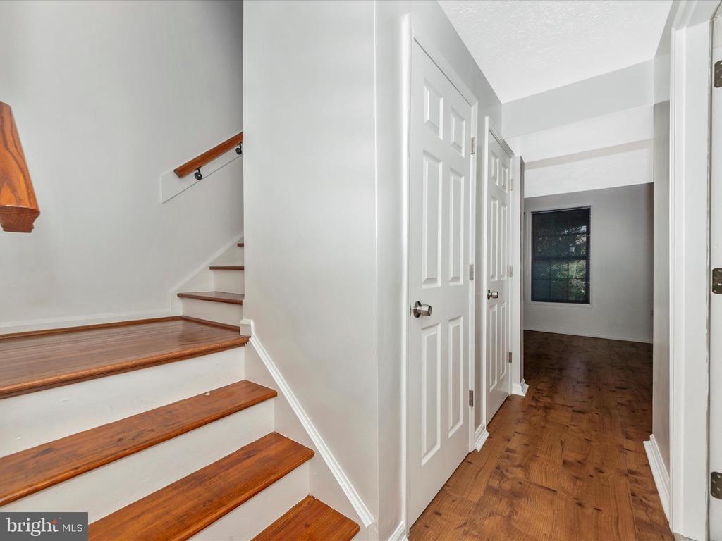 7904 BRIGHTMEADOW COURT