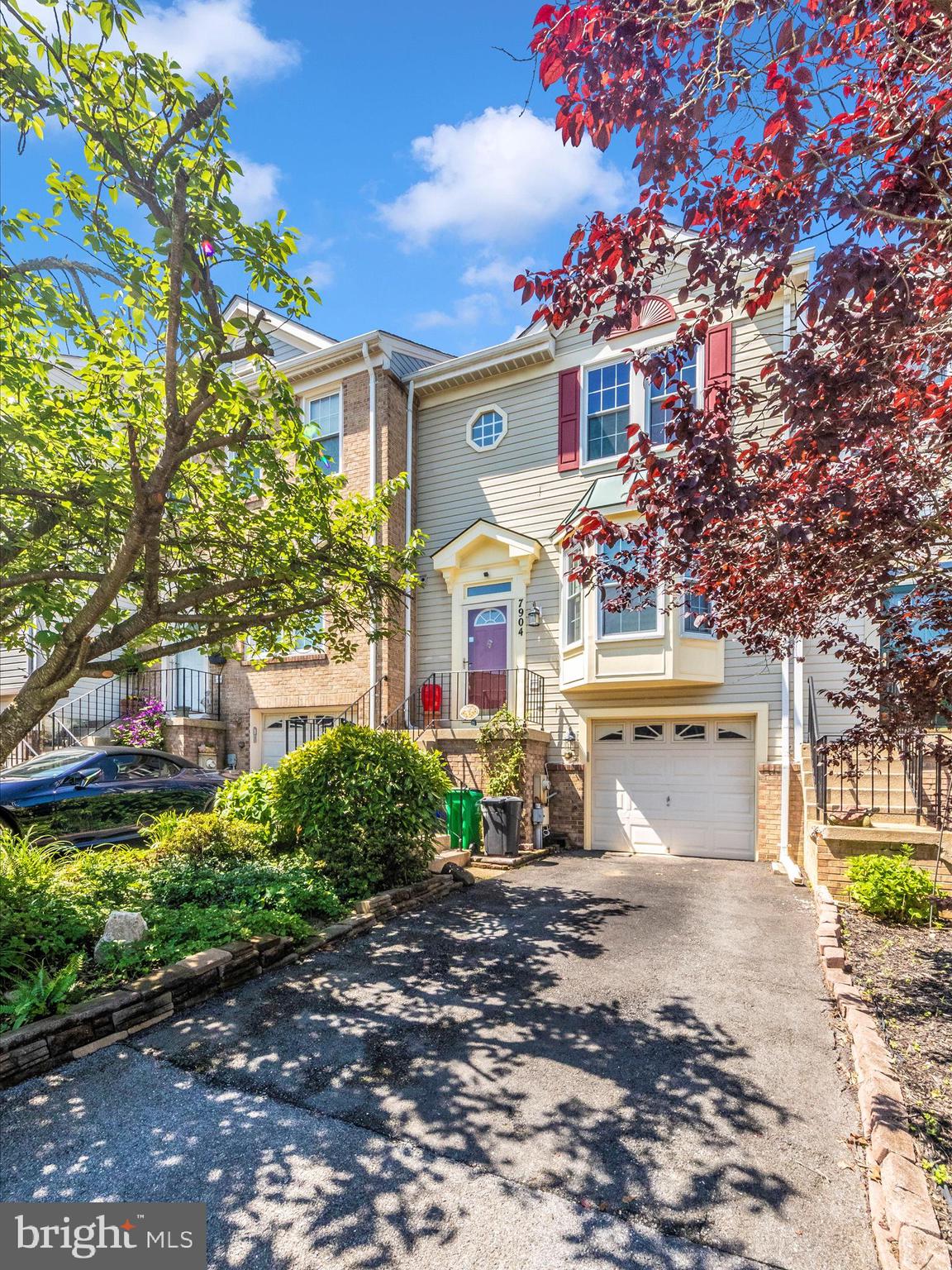 7904 BRIGHTMEADOW COURT