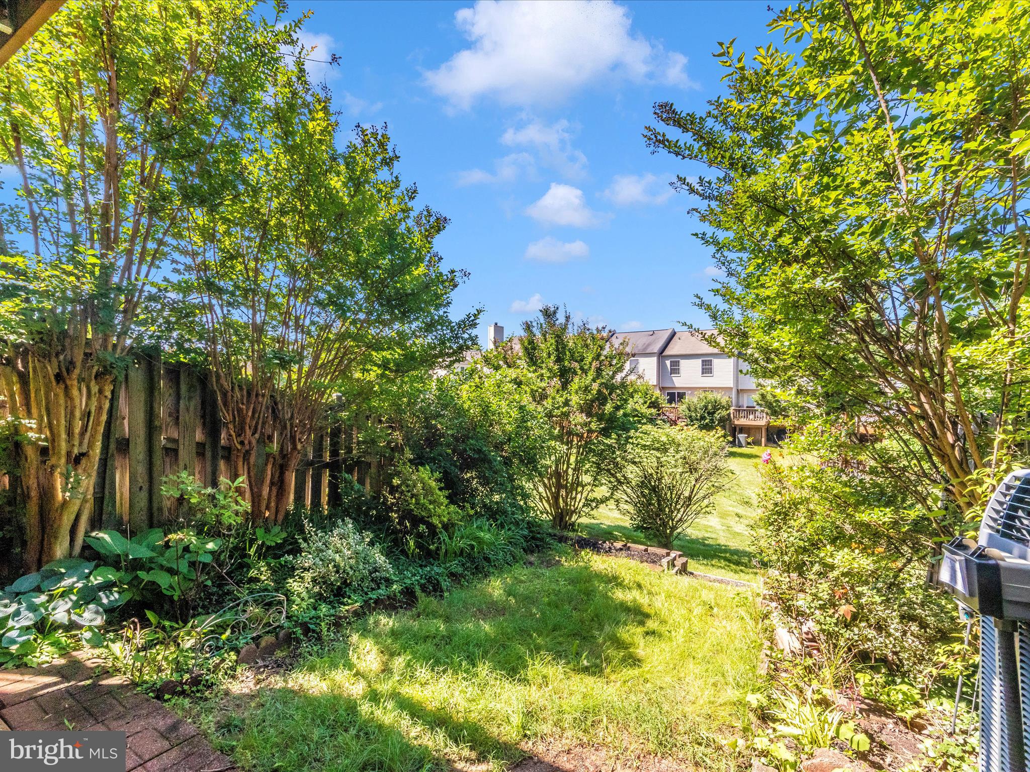 7904 BRIGHTMEADOW COURT