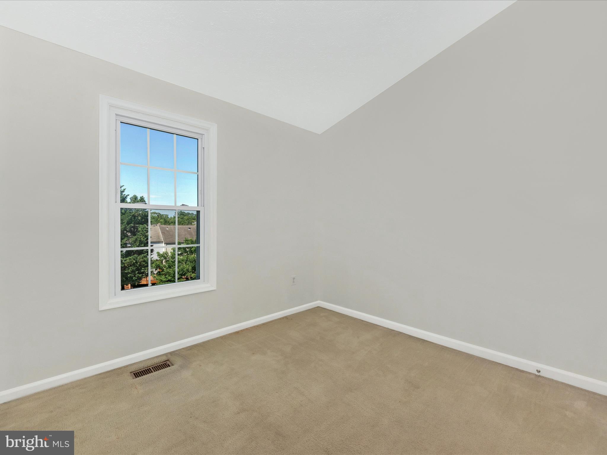 7904 BRIGHTMEADOW COURT