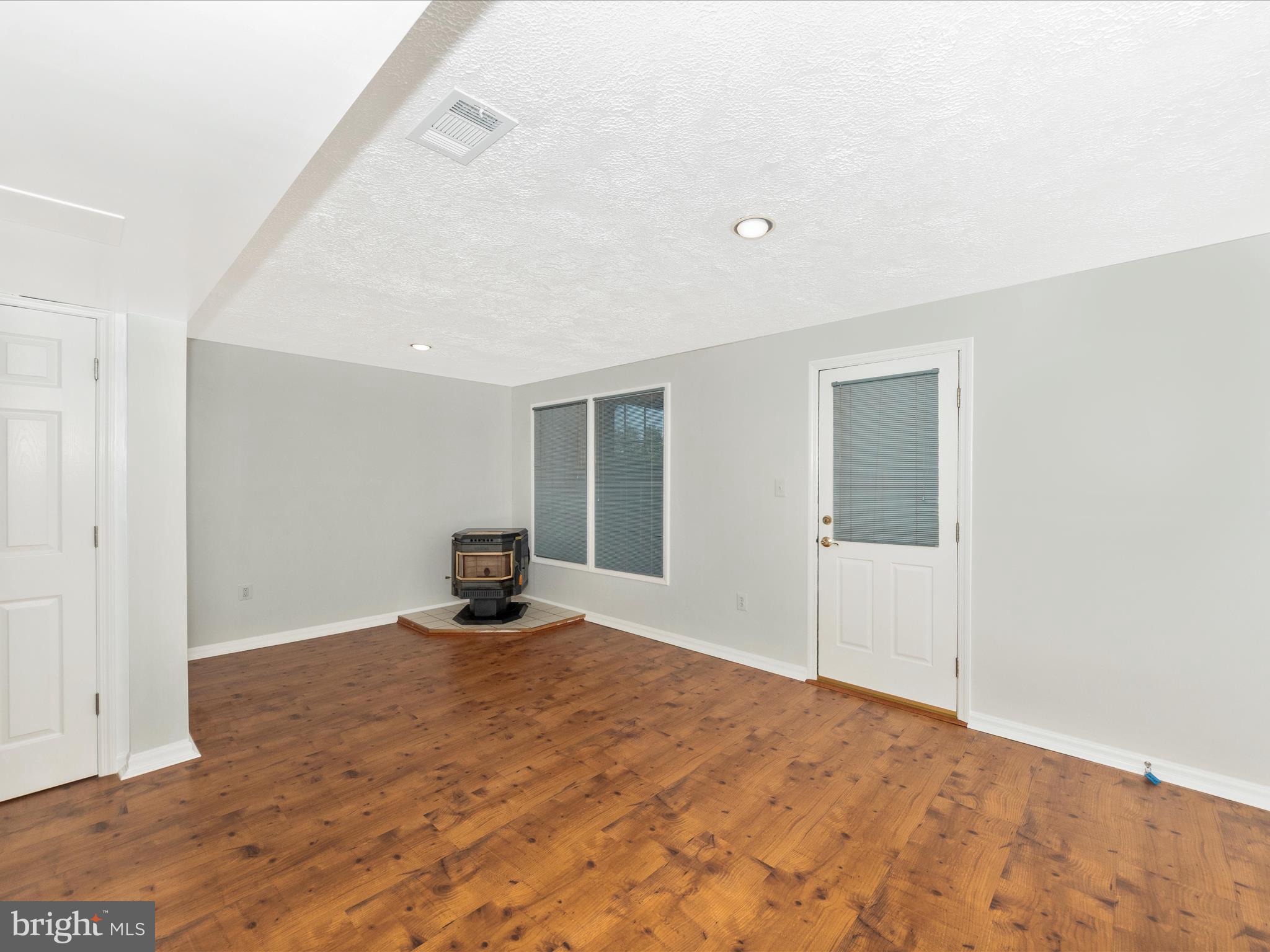 7904 BRIGHTMEADOW COURT
