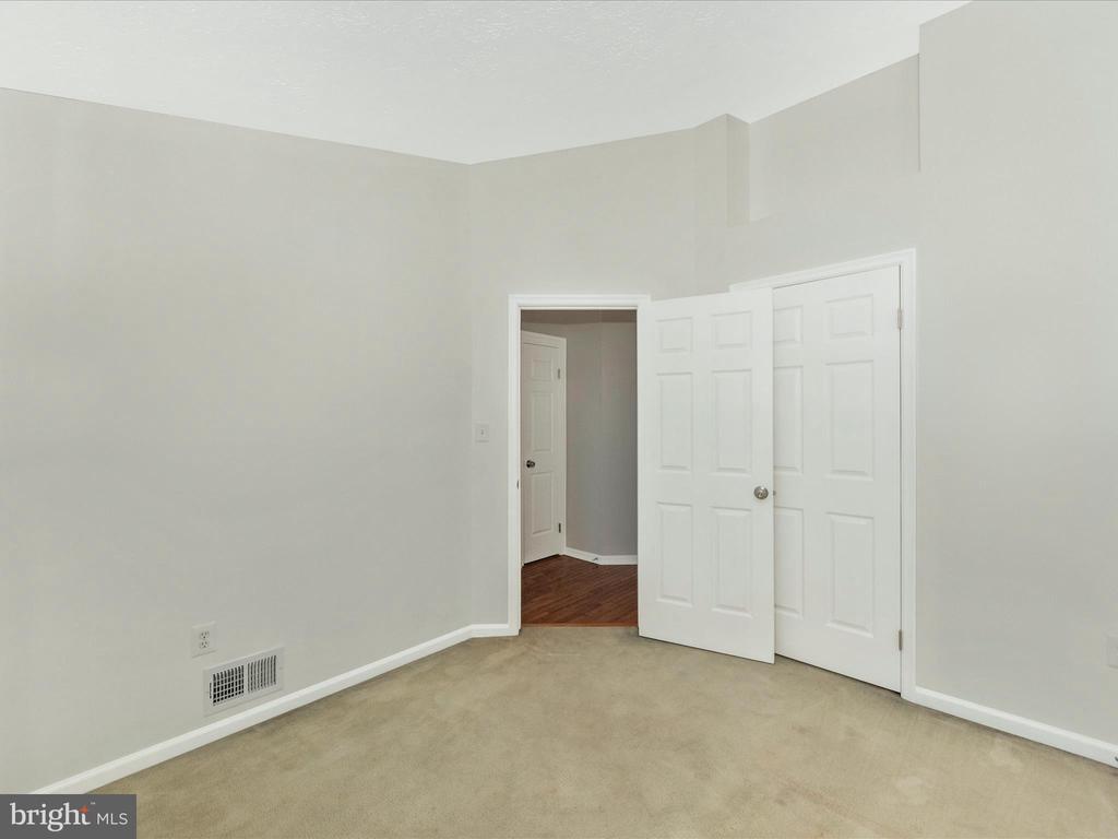 7904 BRIGHTMEADOW COURT