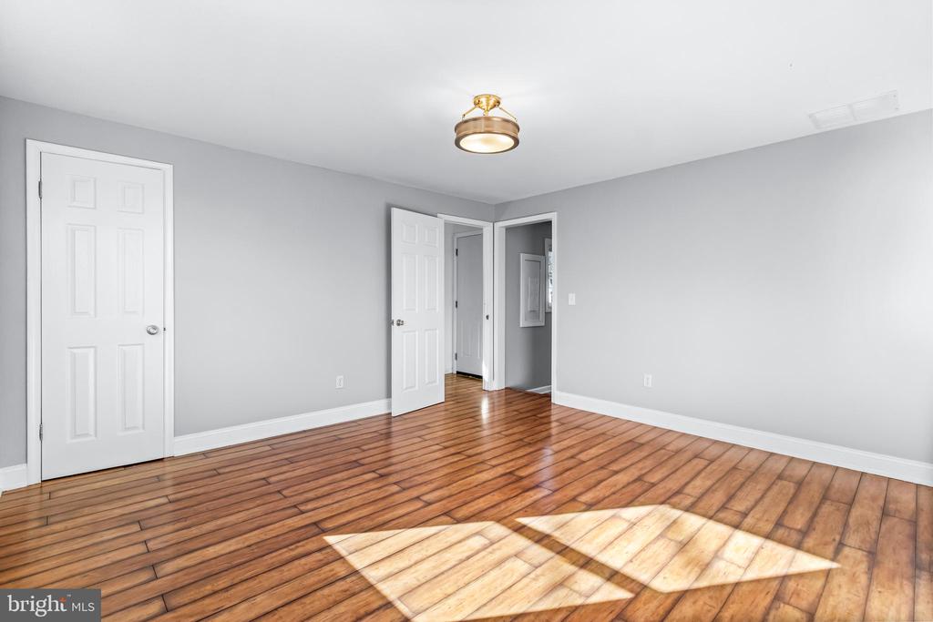 1000 8TH STREET