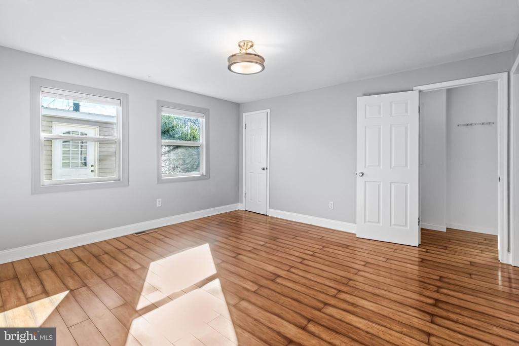 1000 8TH STREET
